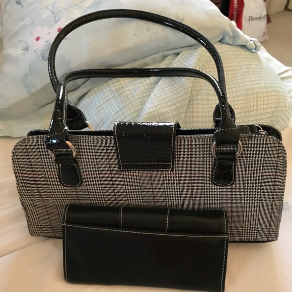 NWOT handbag set - Picture 2 of 4